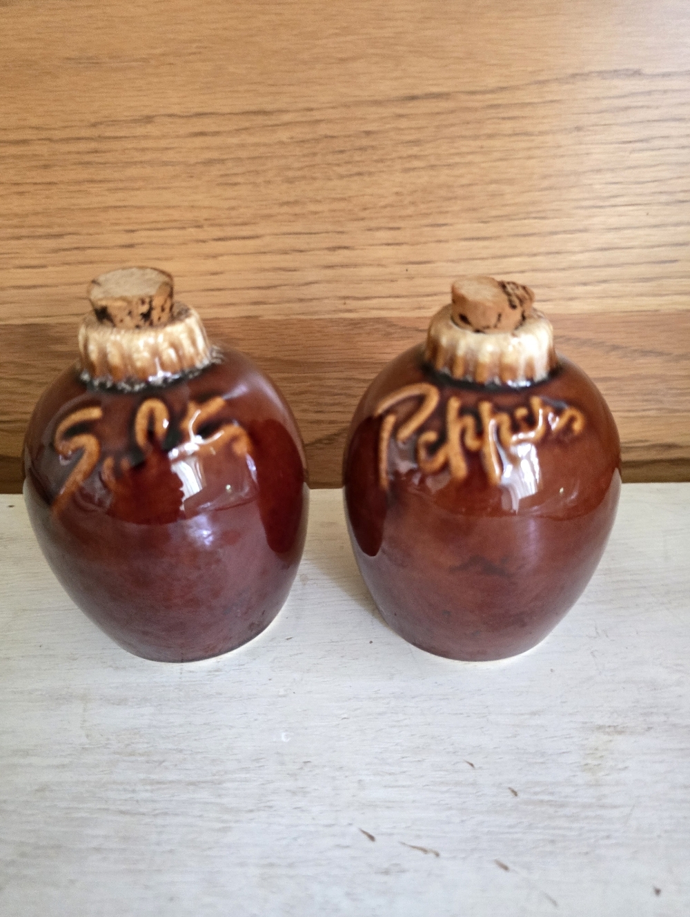 Vintage 50s HULL Pottery Salt & Pepper Shakers Brown Drip Mirror Finish Barrels